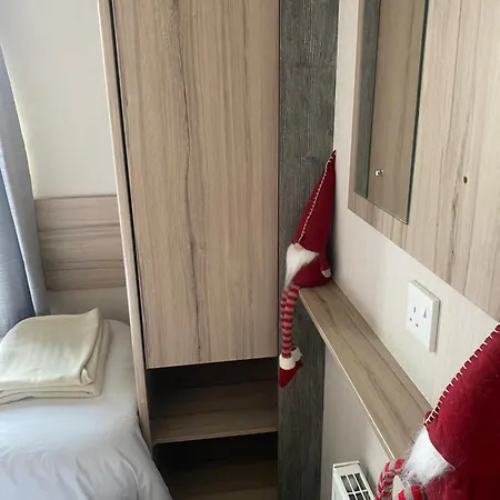 Surfshack Caravan Mh19d Manor House Park