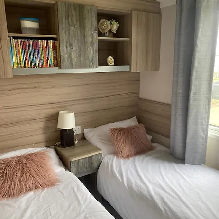 Surfshack Caravan Mh19d Manor House Park